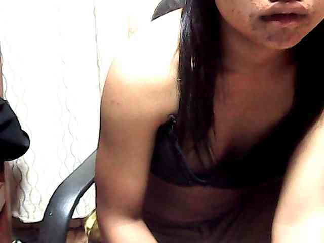 Nadia-001 webcam