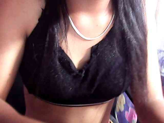 Nadia-001 webcam