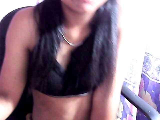 Nadia-001 webcam