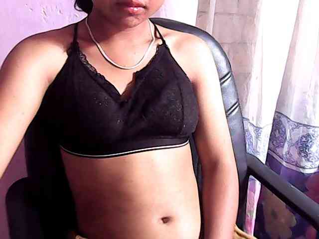 Nadia-001 webcam