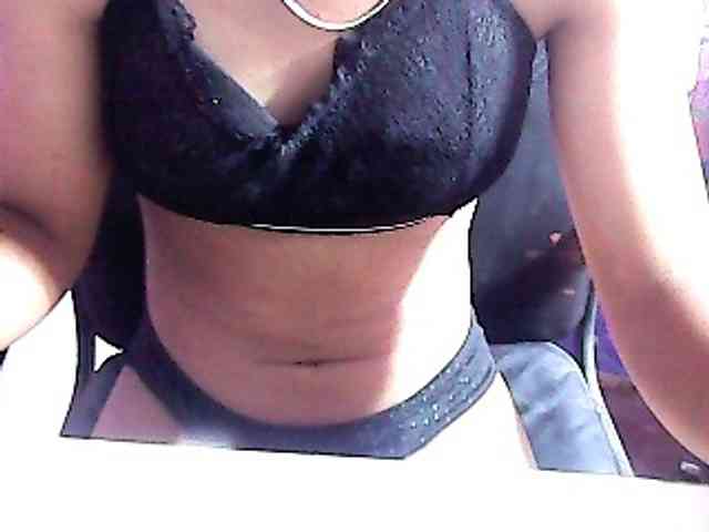 Nadia-001 webcam