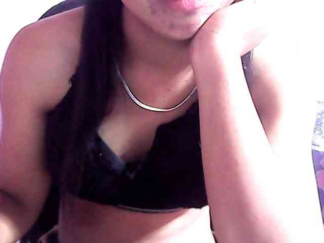 Nadia-001 webcam