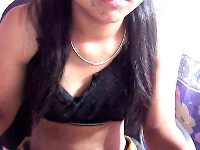 Nadia-001 webcam