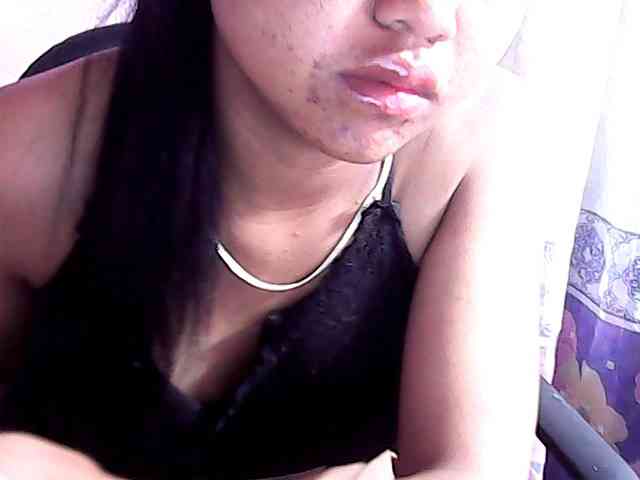 Nadia-001 webcam