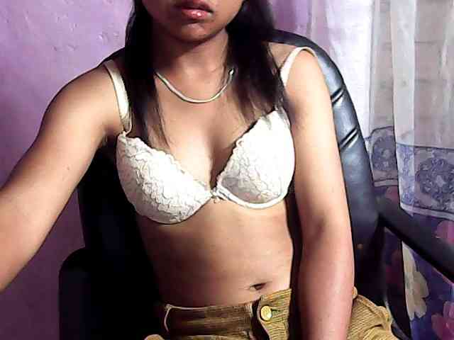 Nadia-001 webcam