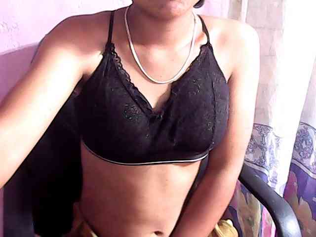 Nadia-001 webcam