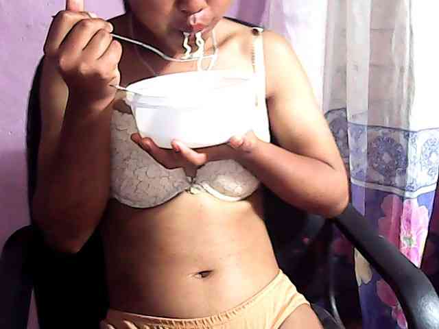 Nadia-001 webcam