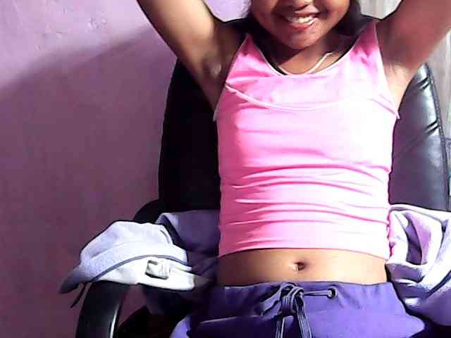 Nadia-001 webcam