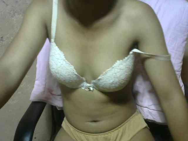 Nadia001 Live Webcam on BongaCams