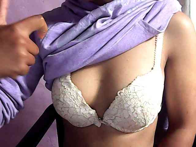 Nadia-001 webcam