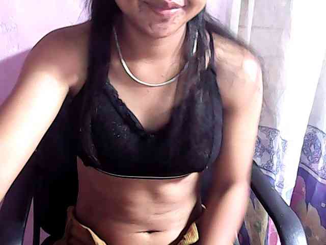 Nadia-001 webcam