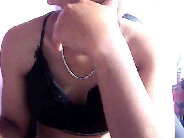 Nadia-001 webcam