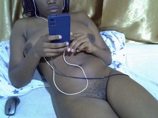 lovelymeli's BongaCams show and profile