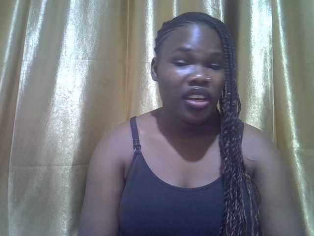 lovelymeli live cam on BongaCams