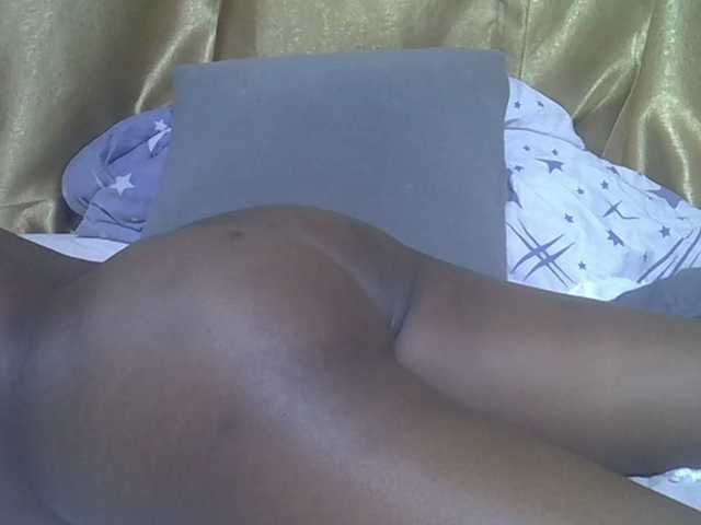 lovelymeli live cam on BongaCams