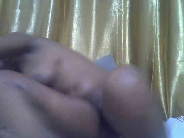 lovelymeli Live Webcam on BongaCams