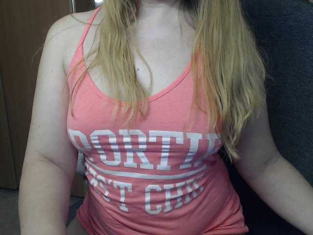 romashka1211 Live Cam on BongaCams