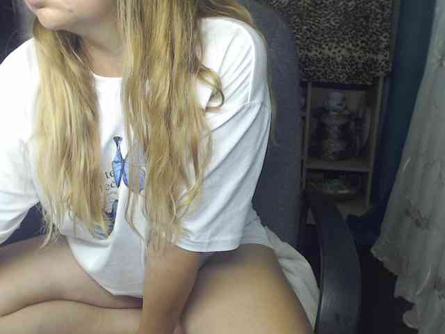 romashka1211 Live Webcam on BongaCams