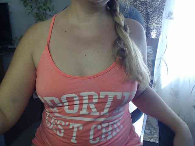 romashka1211 Live Webcam on BongaCams