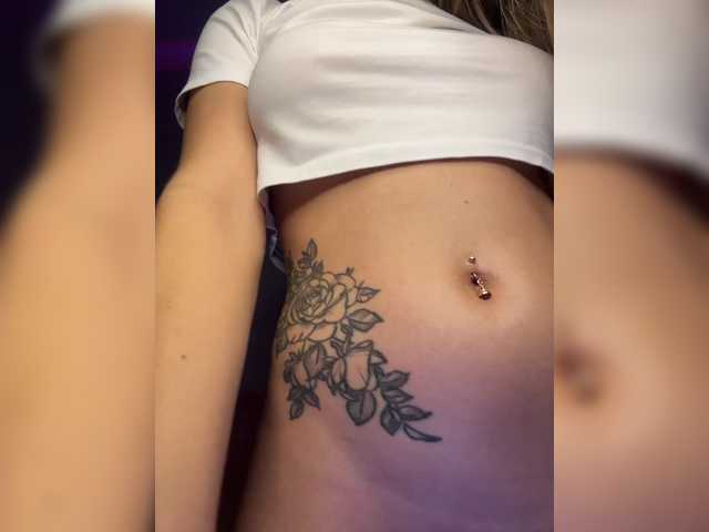 MelodyFox live cam on BongaCams