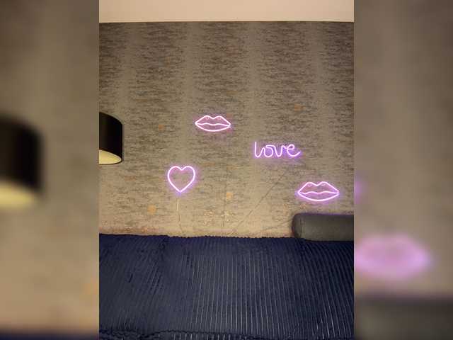 MelodyFox's BongaCams show and profile