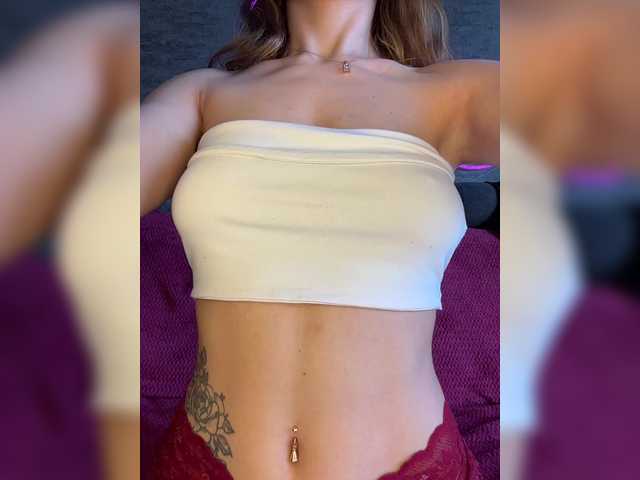 MelodyFox live cam on BongaCams