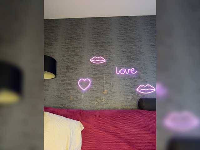 MelodyFox live cam on BongaCams
