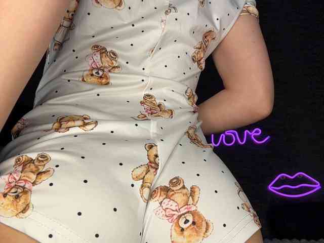 MelodyFox Live Webcam on BongaCams