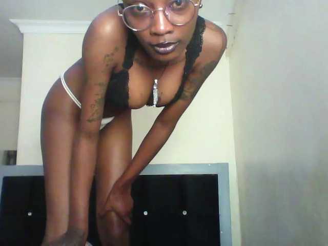 Calin33 live cam on BongaCams