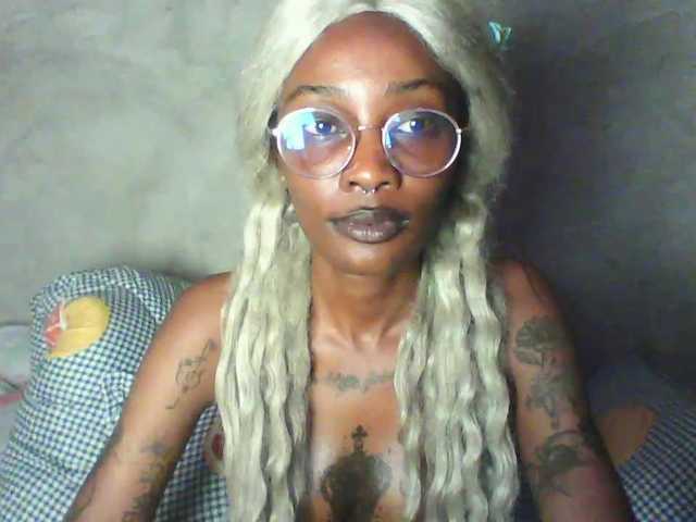 Calin33 live cam on BongaCams