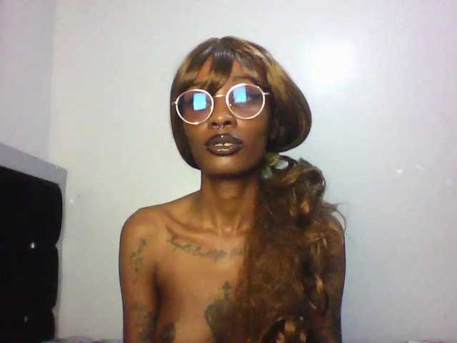 Calin33's BongaCams show and profile