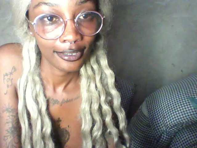 Calin33 live cam on BongaCams