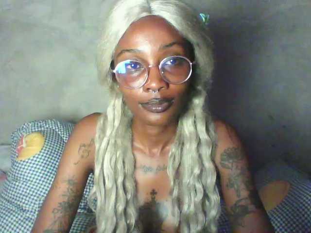Calin33 live cam on BongaCams