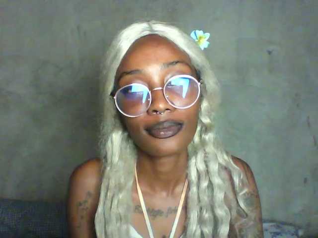 Calin33 live cam on BongaCams