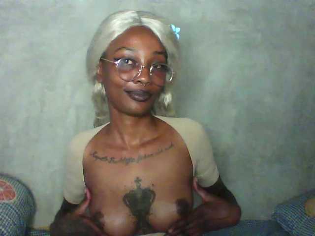 Calin33 live cam on BongaCams