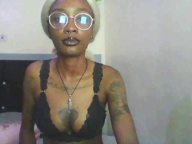 Calin33 live cam on BongaCams