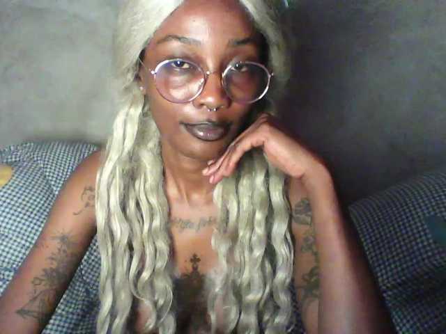 Calin33 live cam on BongaCams