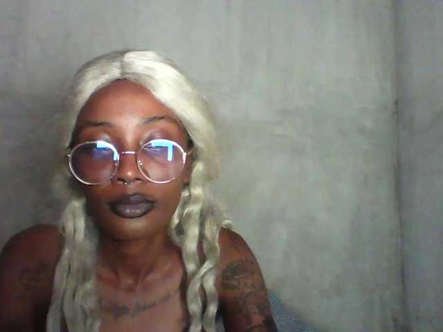 Calin33 live cam on BongaCams