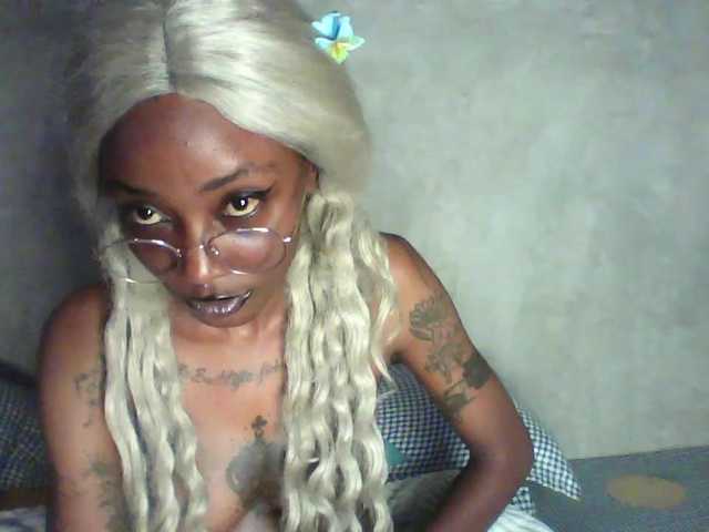Calin33 live cam on BongaCams