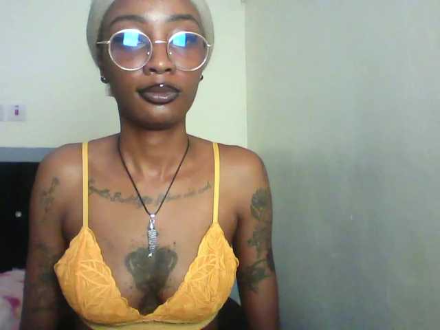 Calin33 live cam on BongaCams
