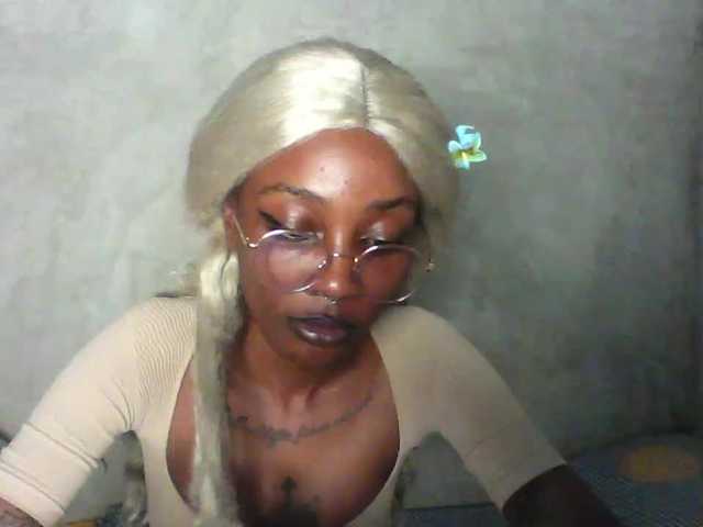 Calin33 live cam on BongaCams