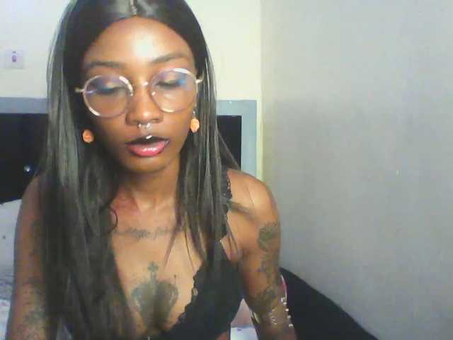 Calin33, en directo ahora en BongaCams