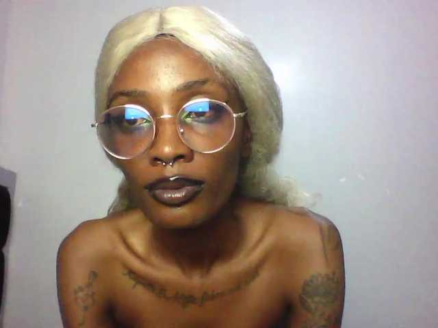 Calin33's BongaCams show and profile