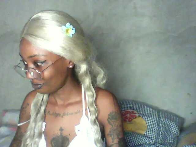 Calin33 live cam on BongaCams