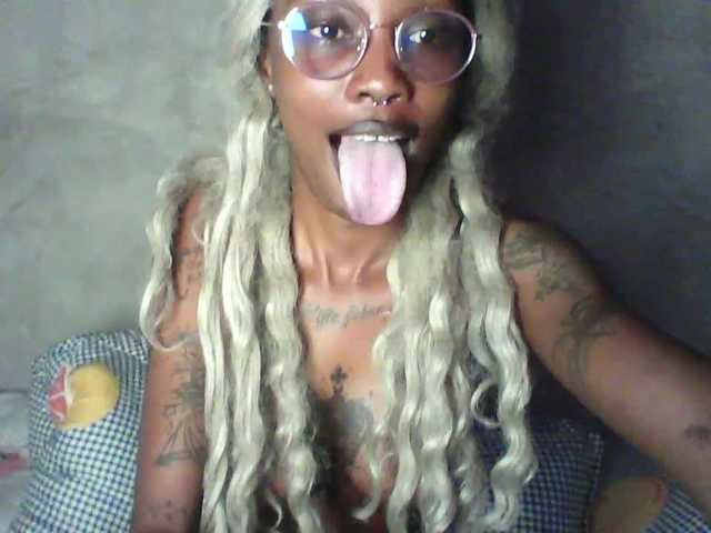 Calin33 live cam on BongaCams