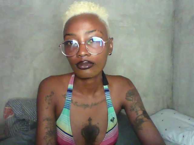 Calin33 live cam on BongaCams