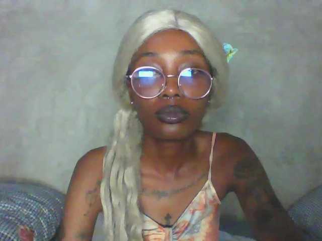 Calin33 live cam on BongaCams