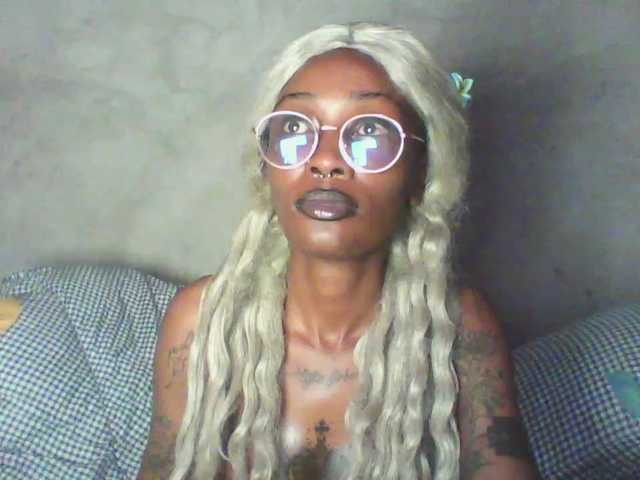 Calin33 live cam on BongaCams