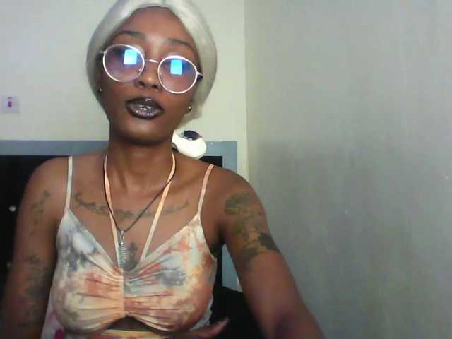 Calin33 live cam on BongaCams