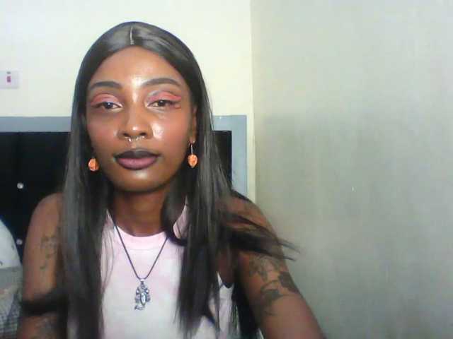 Calin33, live now on BongaCams
